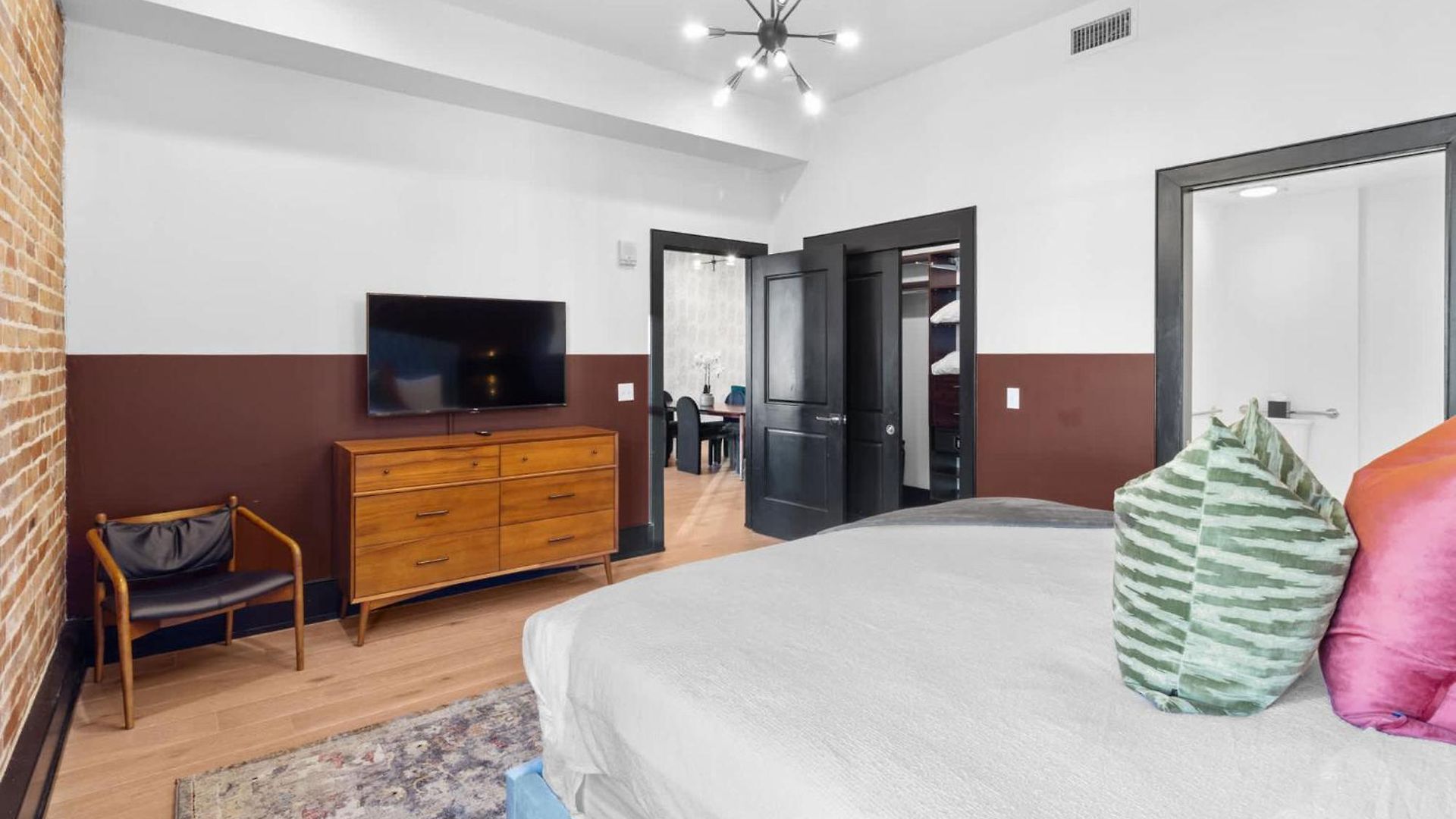 Hotel Rare Find 2br 2ba Steps From Superdome New Orleans