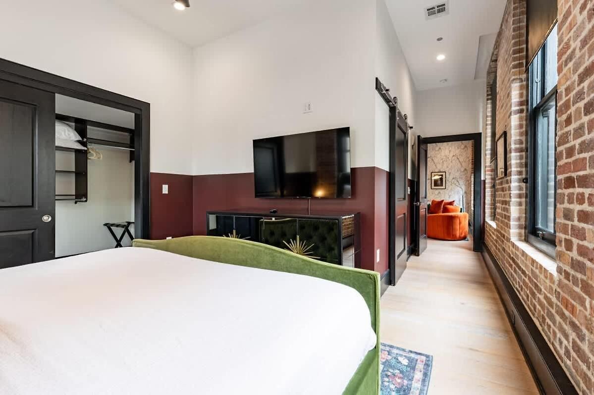 Prime Location Downtown Hotel