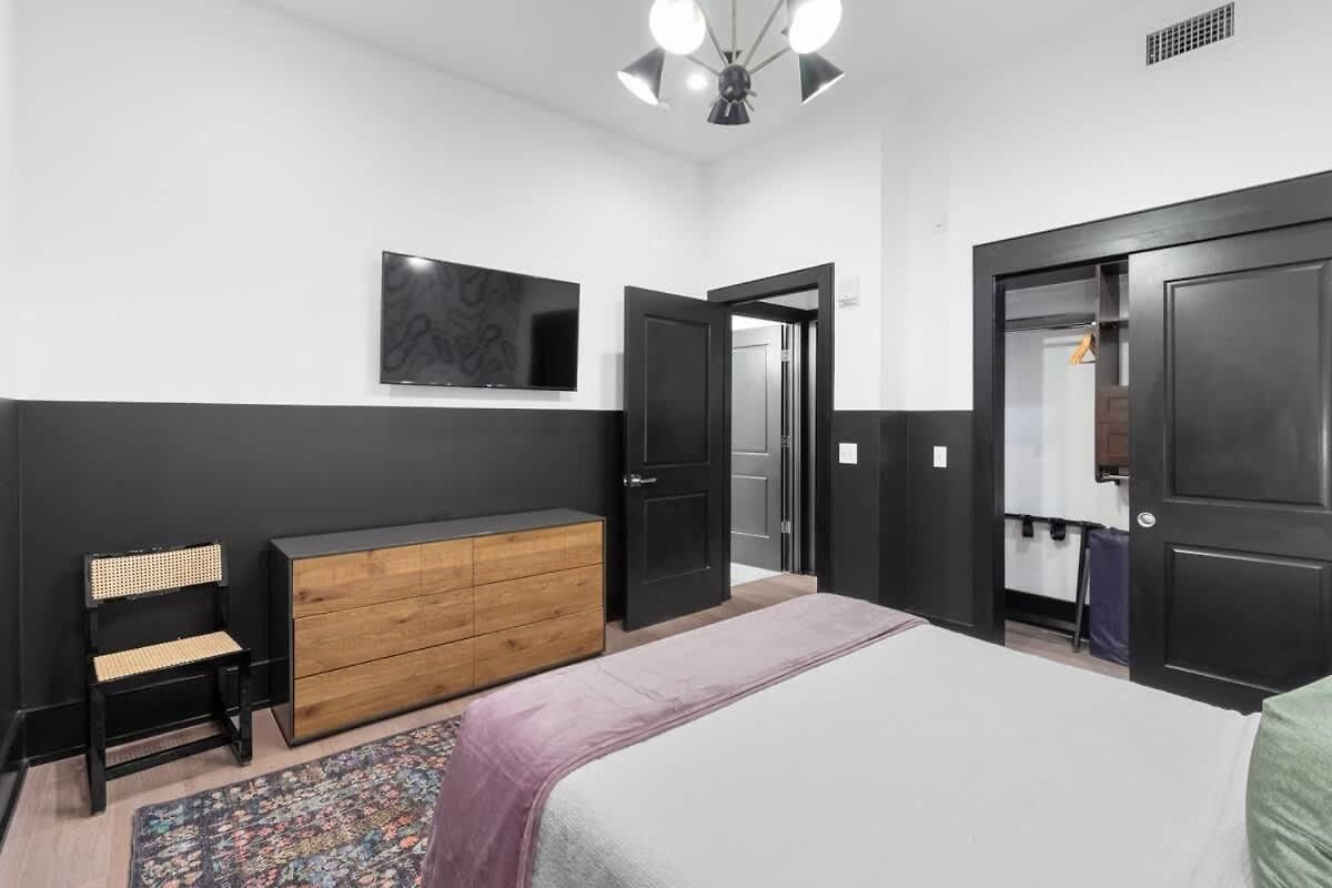 Huge 4bd 4ba With 2 Queen Sleeper Sofas Hotel New Orleans