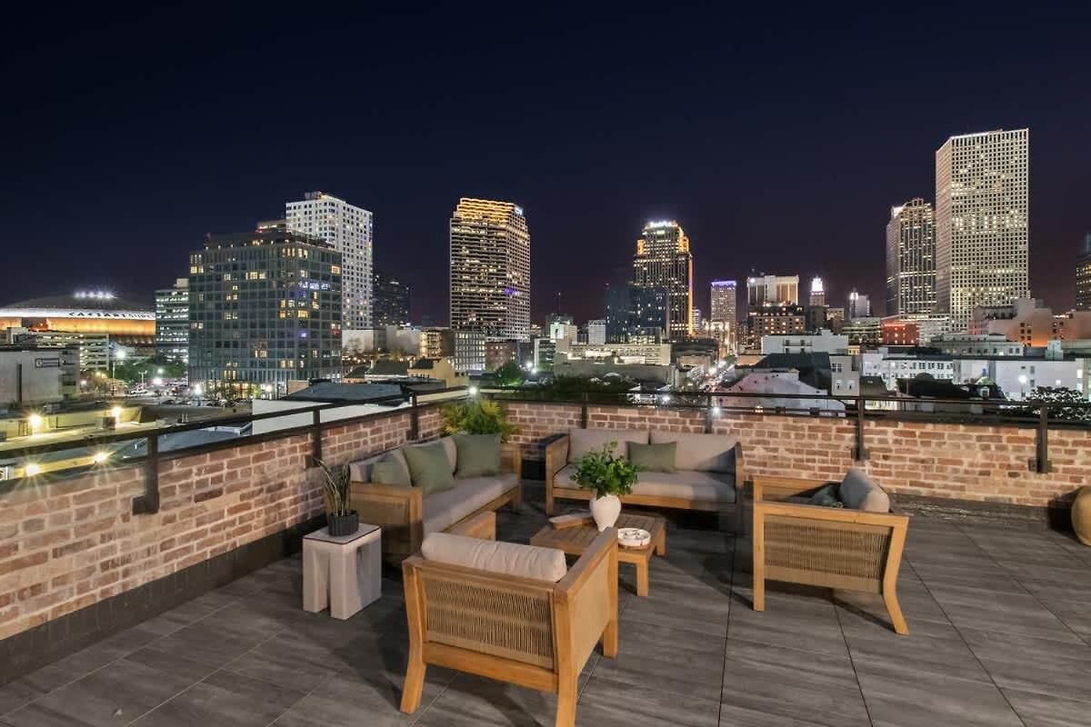 Bath Rooftop Pool Bbq Gym New Orleans