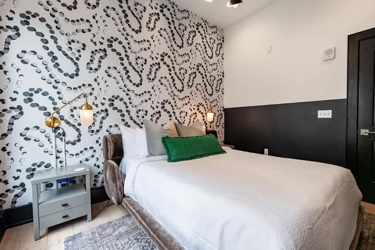 Prime Location Downtown Hotel