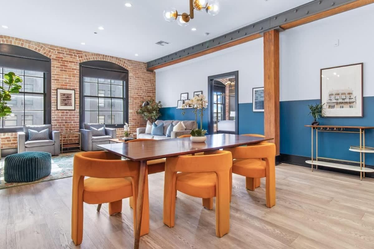 Downtown 4bd 4ba 2 Living And Kitchens