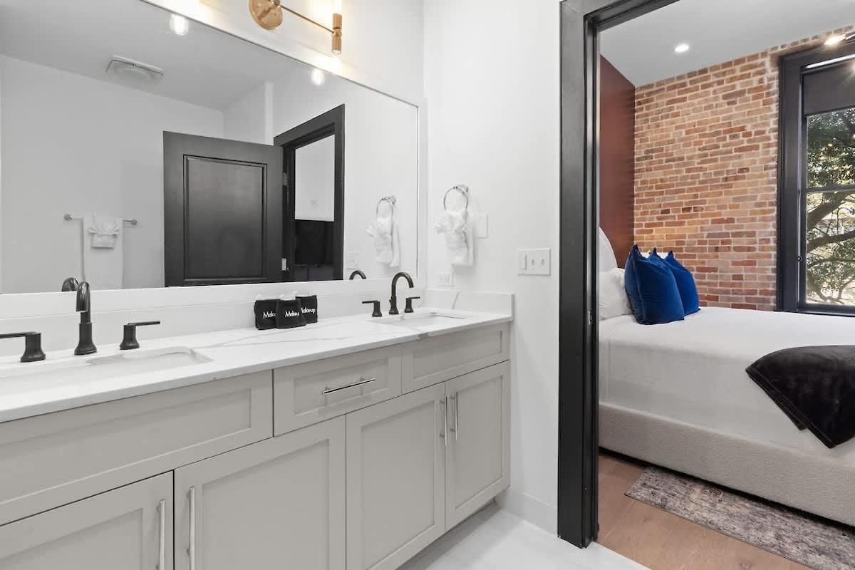Hotel Downtown 4bd 4ba Sleeps 12 New Orleans