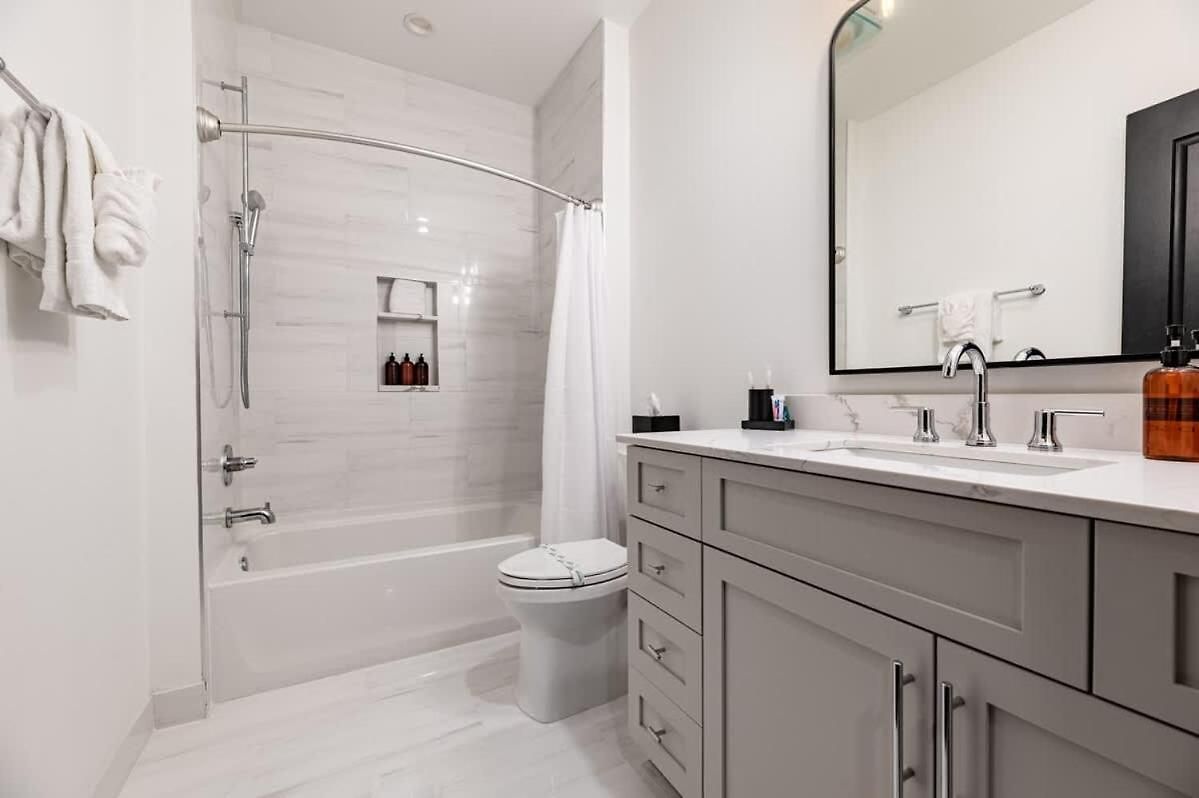 Luxe 2br 2ba Steps From Superdome