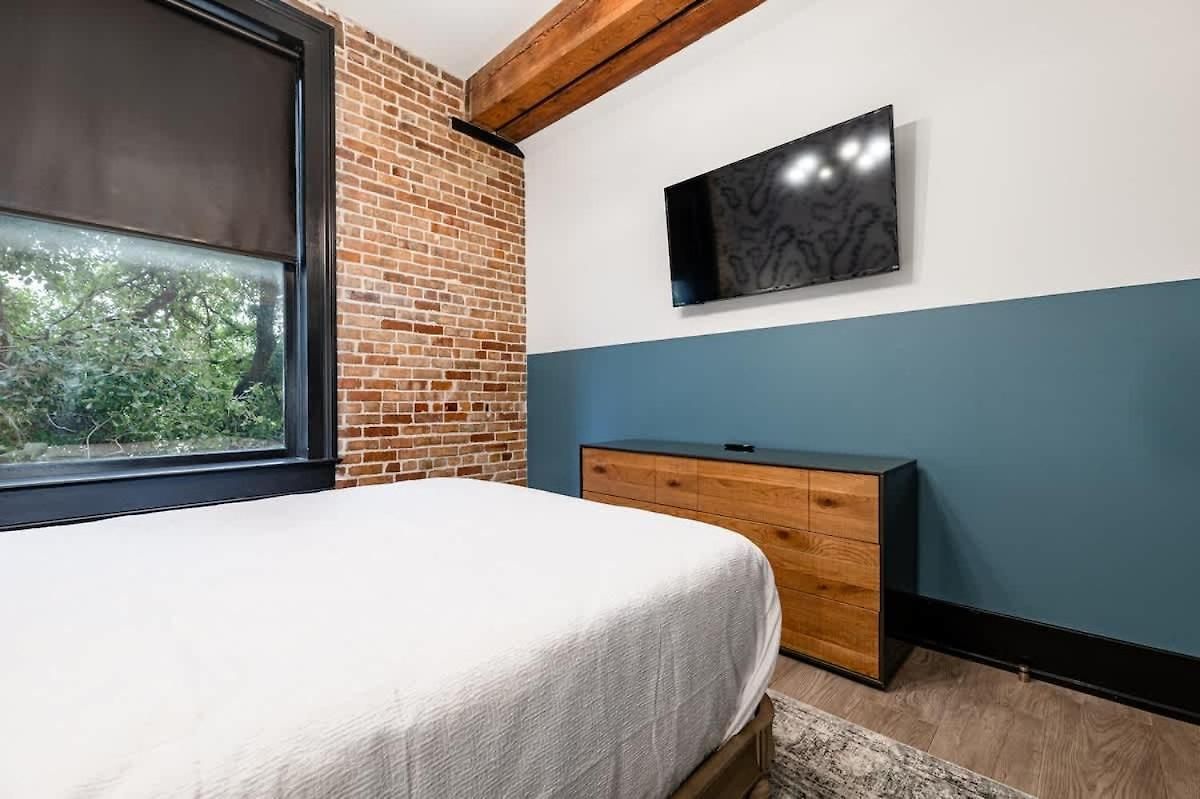 Downtown Nola Luxury Rooftop Pool Sleeps 6 Hotel *