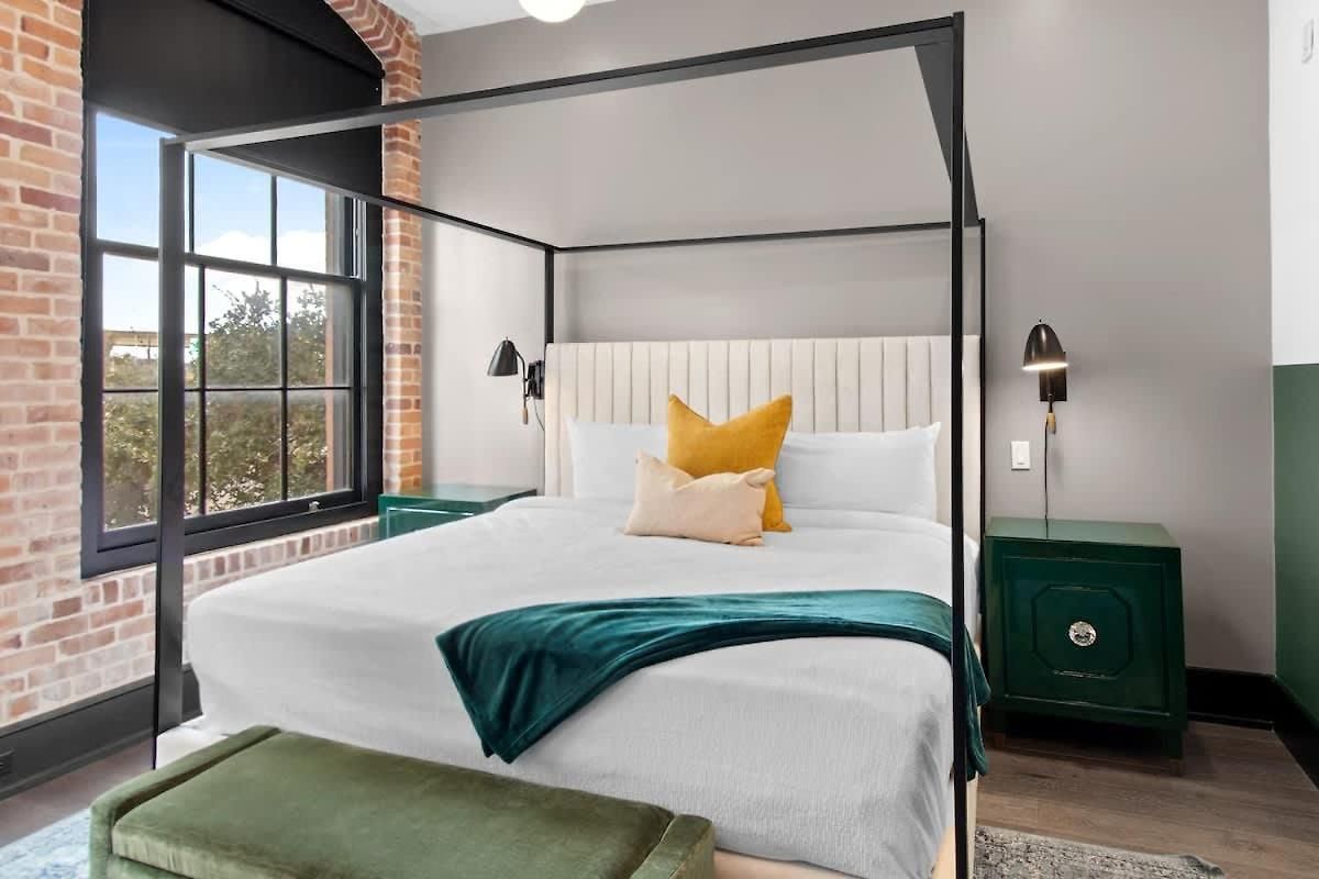 Hotel Lux 4bd 4ba Walk To Dome&french Quarter