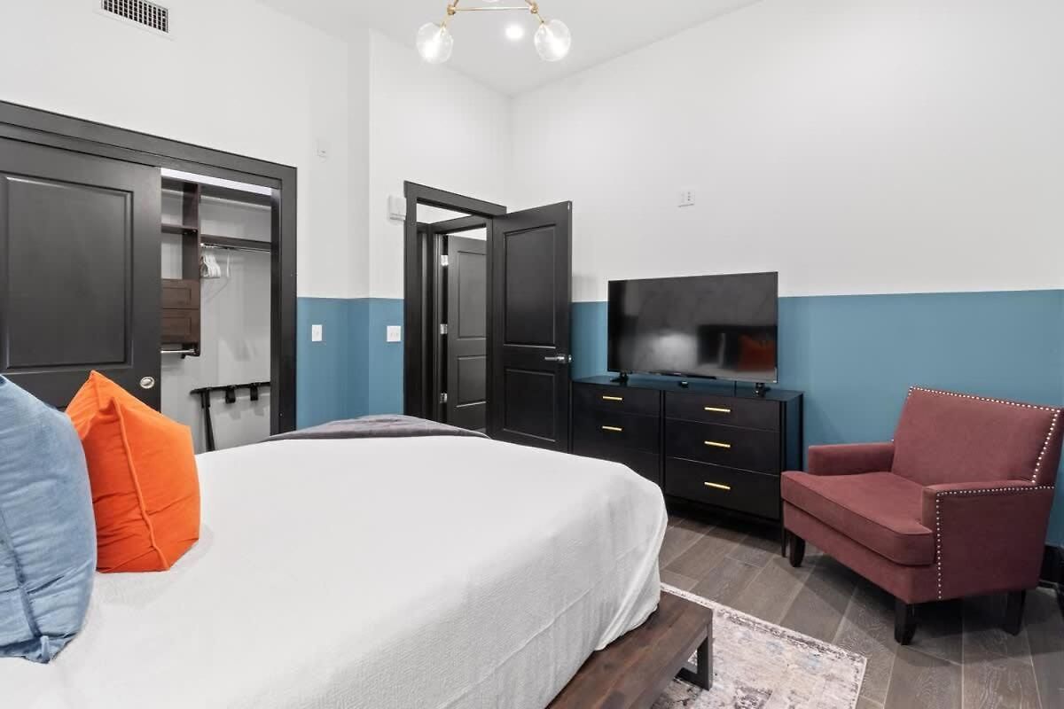 Lux 4bd 4ba Walk To Dome&french Quarter Hotel New Orleans