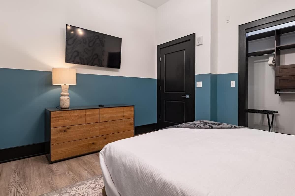 Lux 4bd 4ba 2 Sleeper Sofas Own Terrace New Orleans