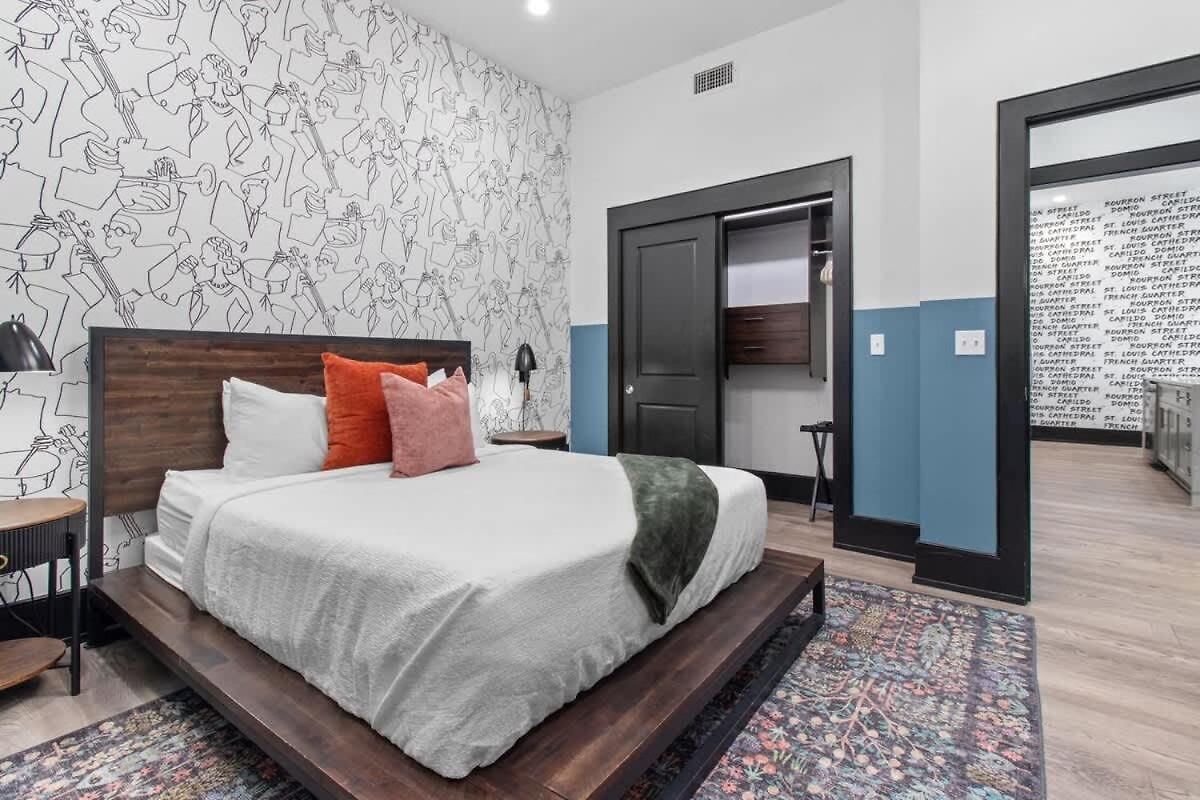 Hotel Downtown 4bd 4ba 2 Living And Kitchens New Orleans