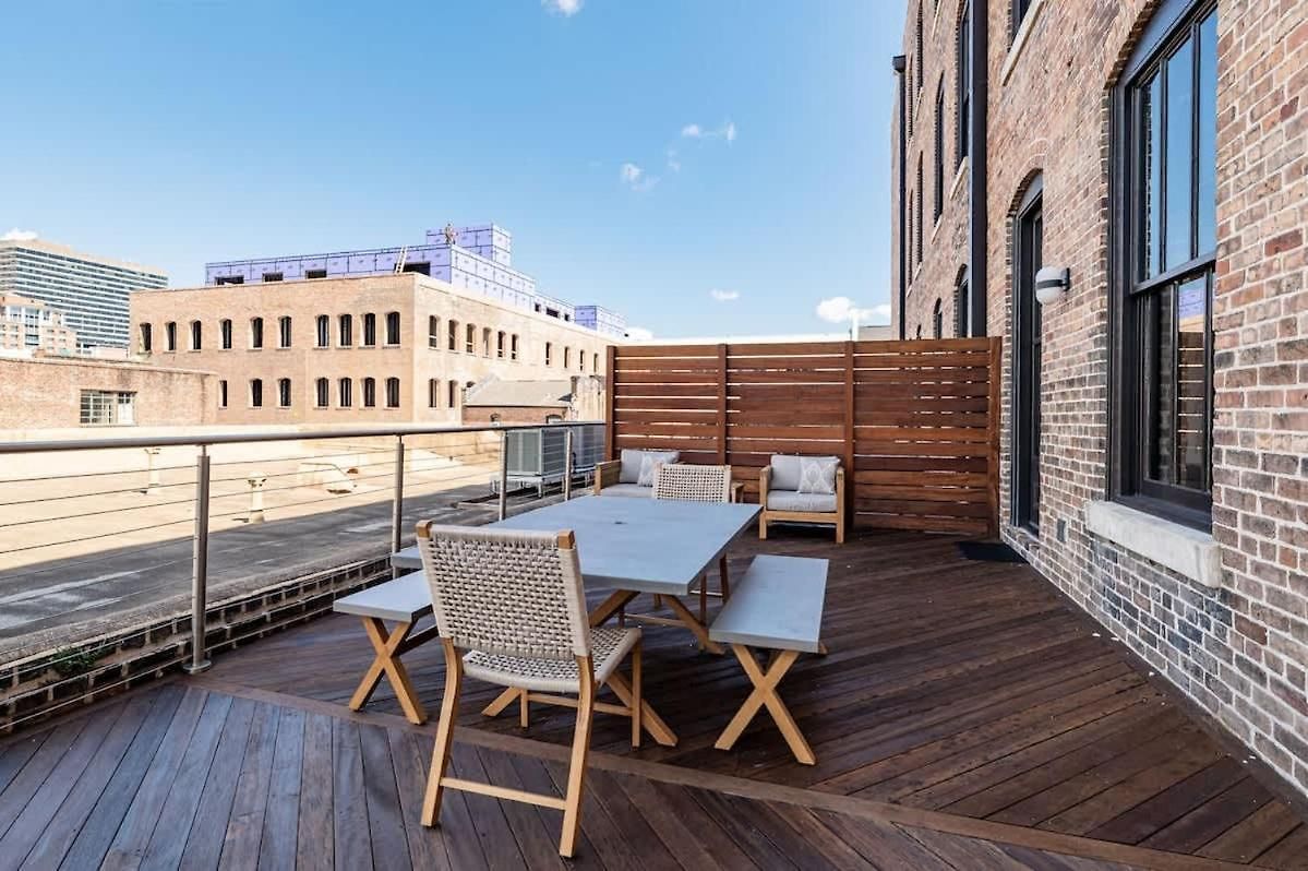 Luxury Rooftop Pool Walk-french Qtr