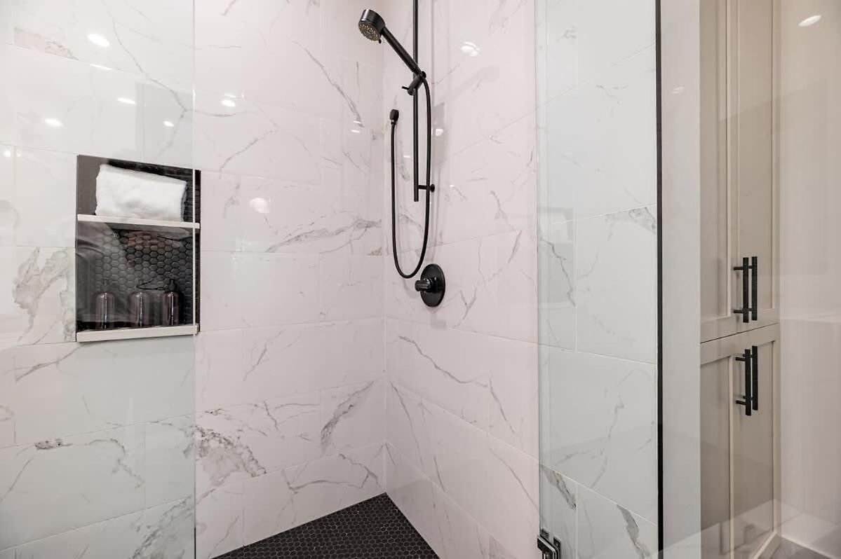 Lux 2br Near Dome And Fq *