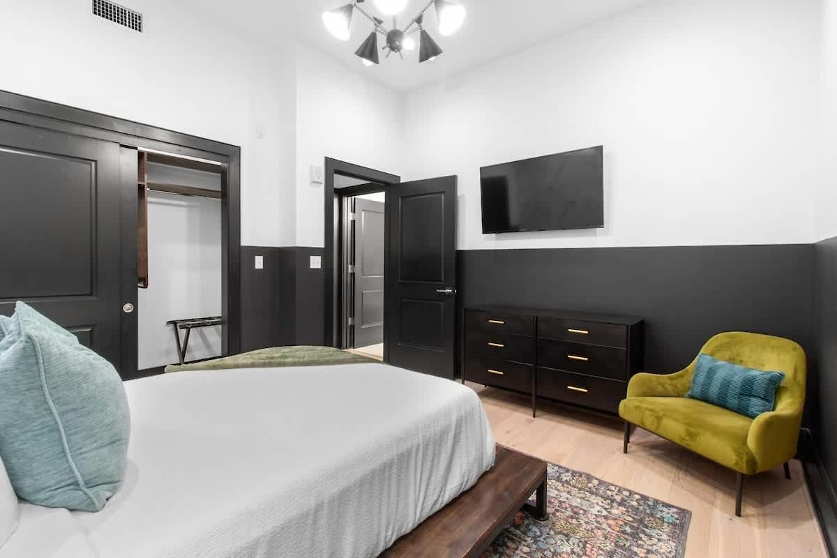 Hotel Double The Space Xl 2 Living Kitchens New Orleans