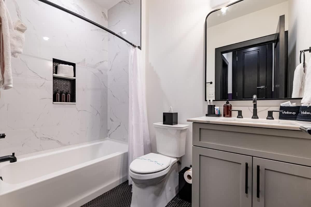 Hotel Lux 4bd 4ba 2 Sleeper Sofas Own Terrace New Orleans