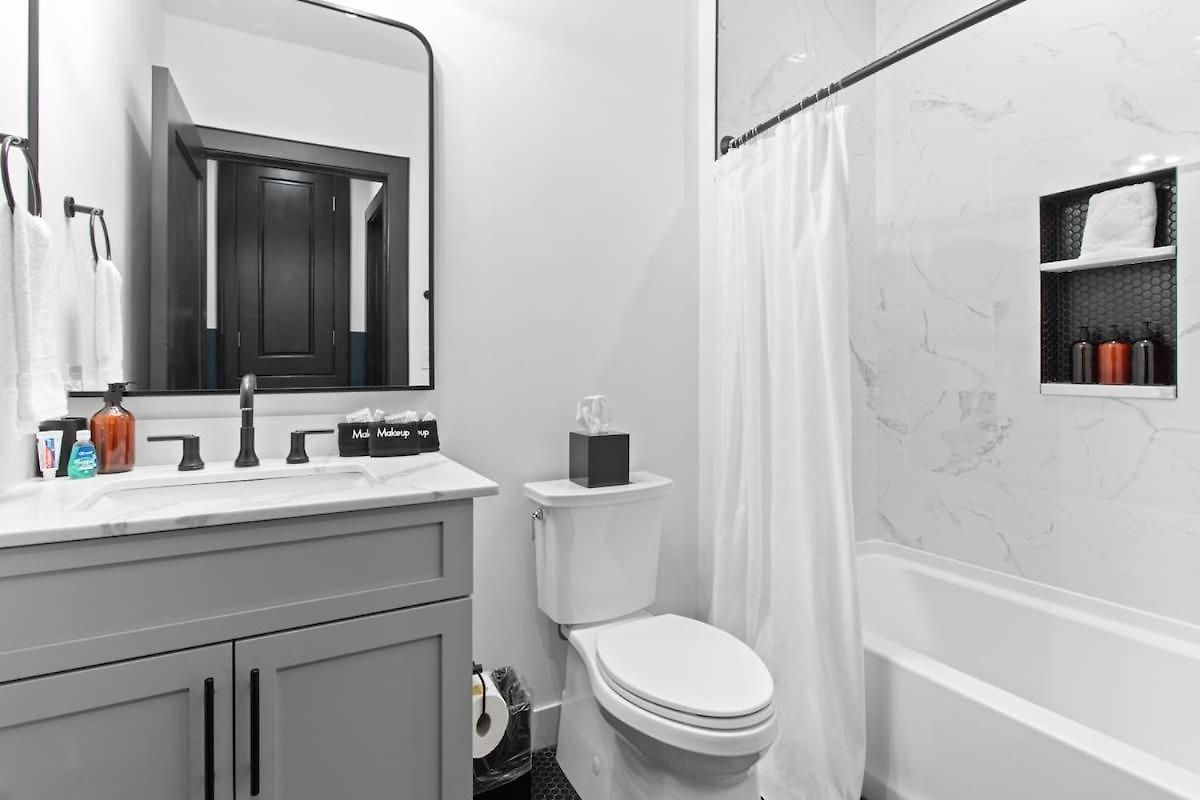 Lux 4bd 4ba Walk To Dome&french Quarter Hotel *