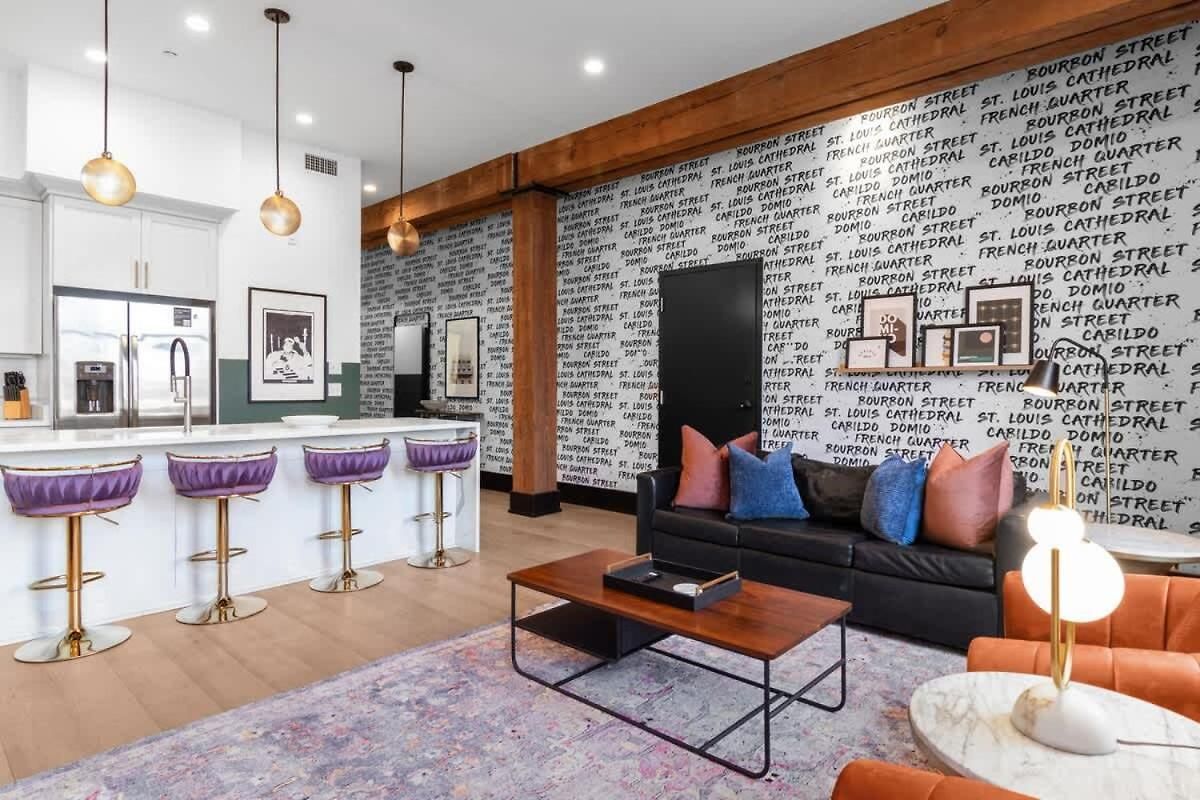 Hotel 2br 2ba Rooftop Pool Gym Game New Orleans