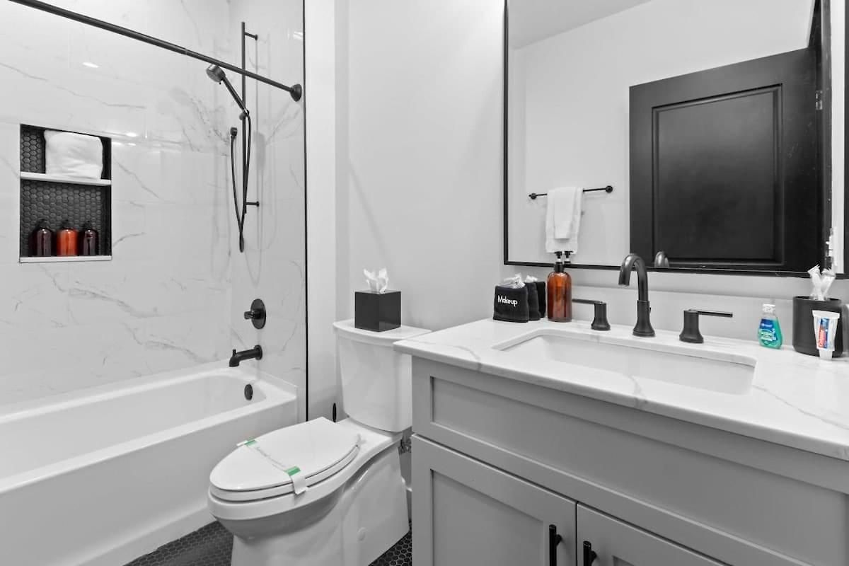 Lux 4bd 4ba Walk To Dome&french Quarter
