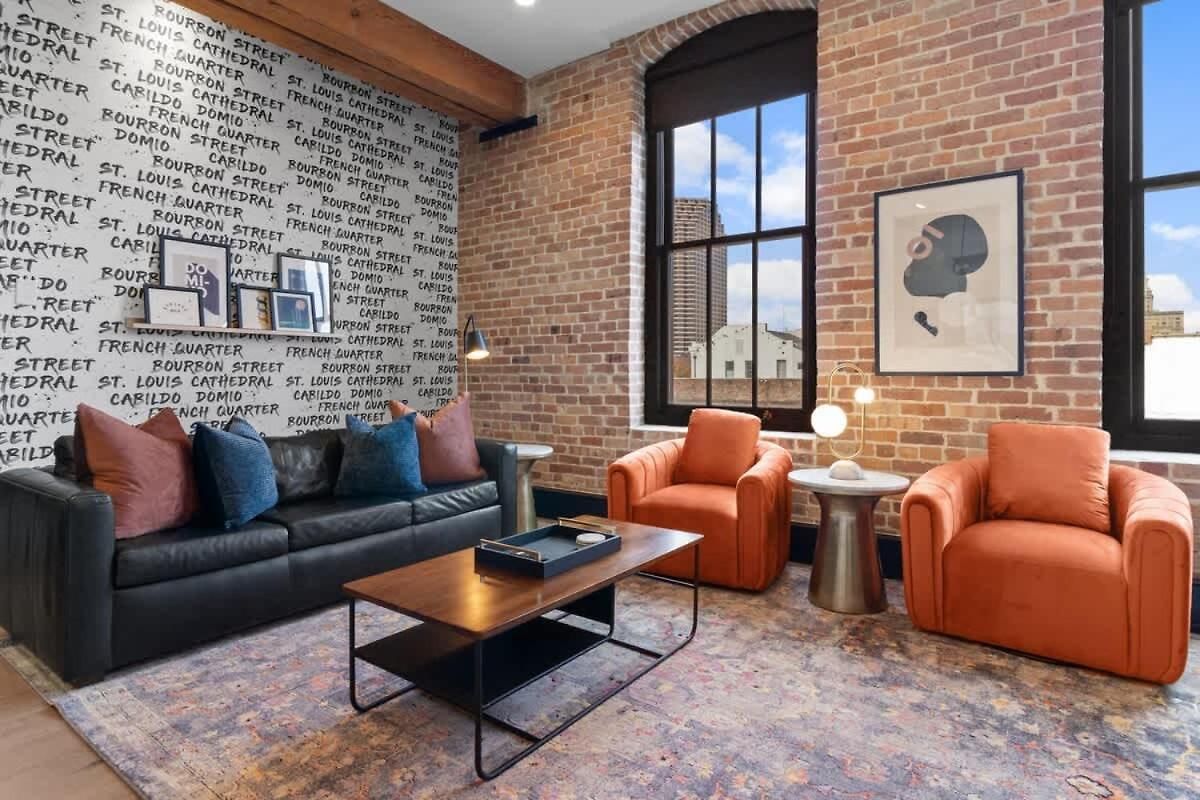 2br 2ba Rooftop Pool Gym Game Hotel New Orleans