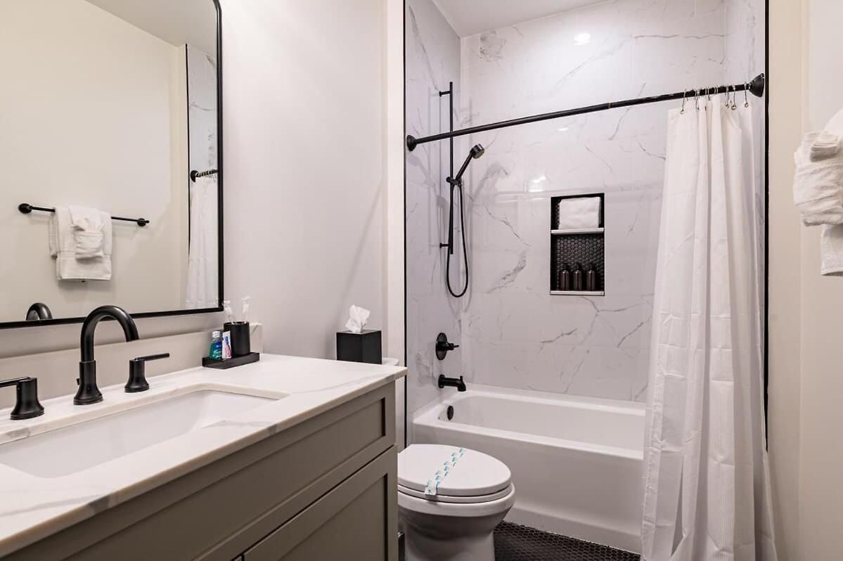 Hotel Lux 4bd 4ba Walk To Dome&french Quarter