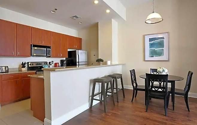 Beautiful Walk To French Quarter, Pool, Gym, View Hotel 3*