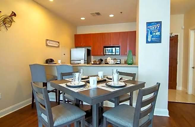 Beautiful Walk To French Quarter, Pool, Gym, View 3* New Orleans