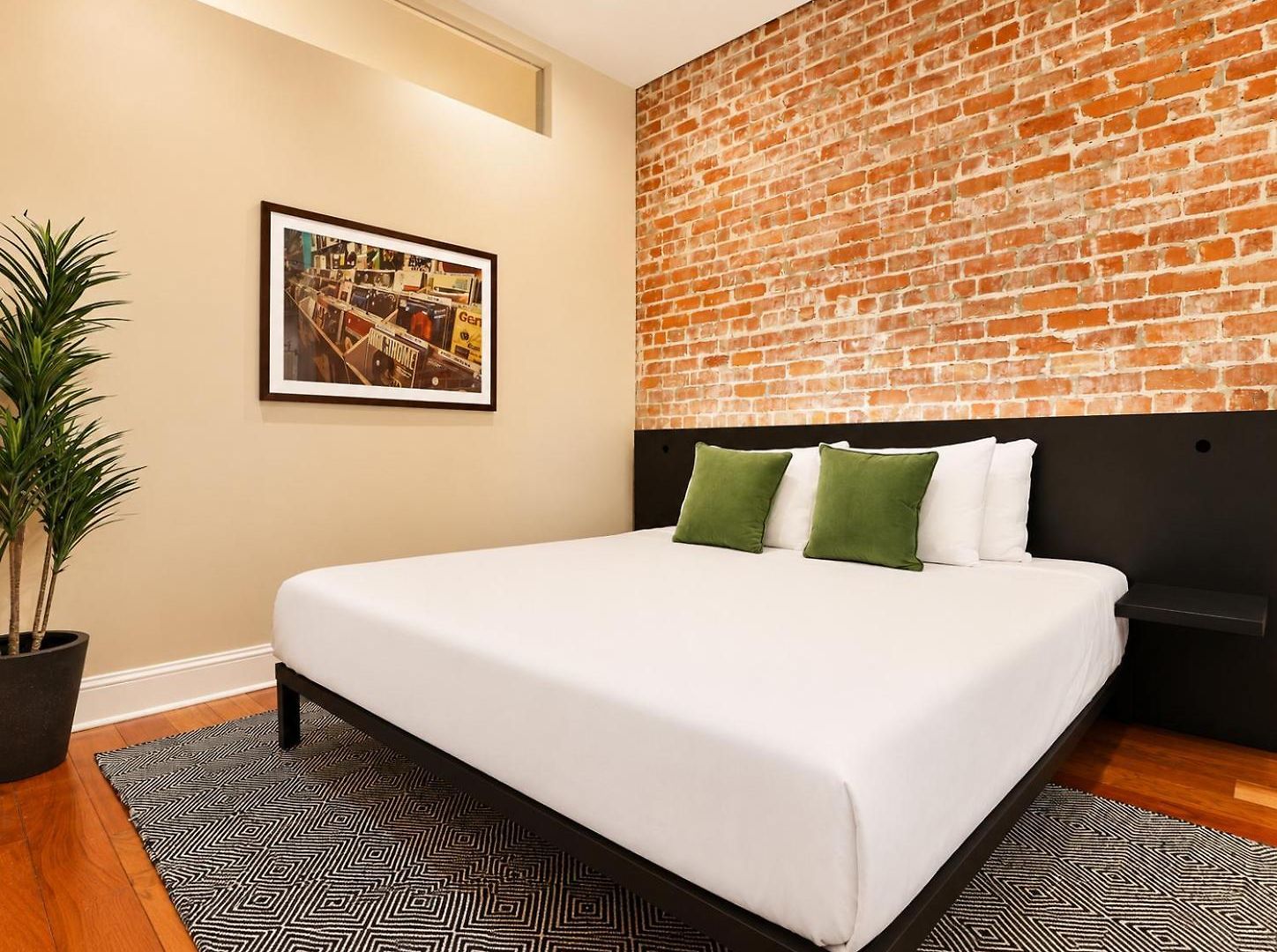 Aparthotel Roami At Factors Row 4*