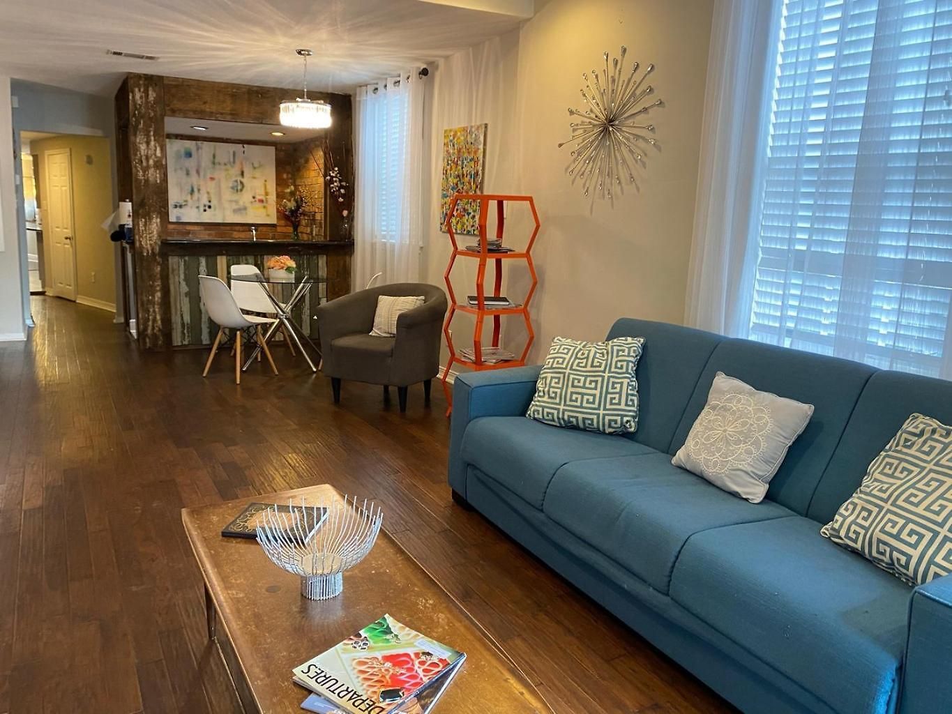 Apartment Steps Into The French Quarter *