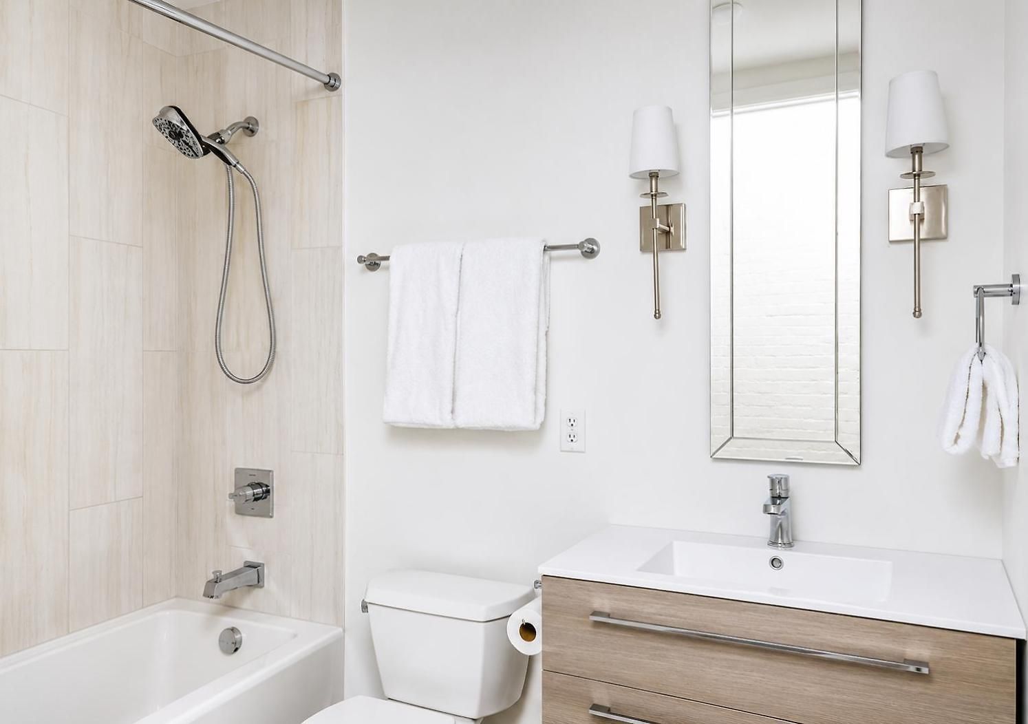 Apartment Roami At St. Charles