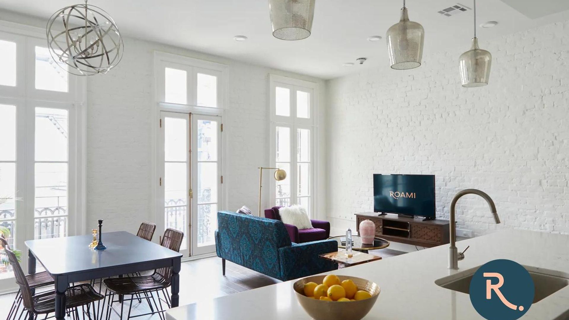 Apartment Roami At St. Charles