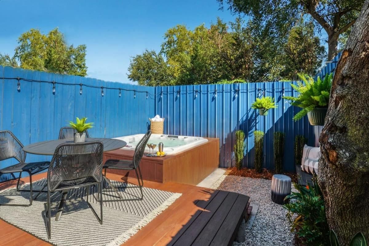 Refurbished With Hot Tub Holiday home *