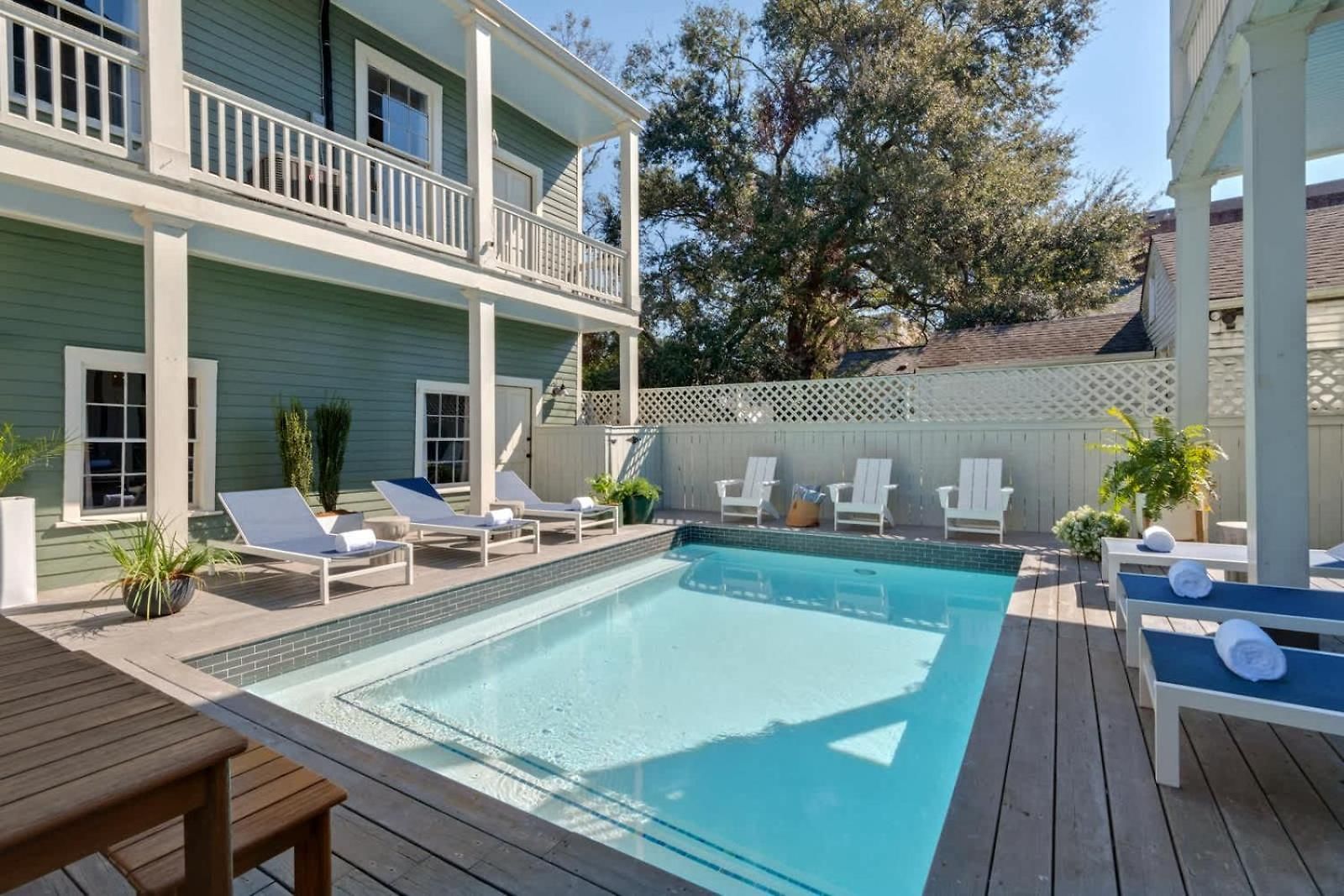 Gorgeous Upscale With Pool Garden District *
