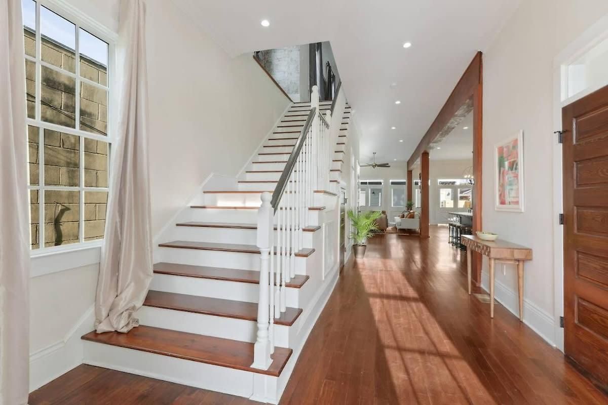 Gorgeous Upscale With Pool Garden District *
