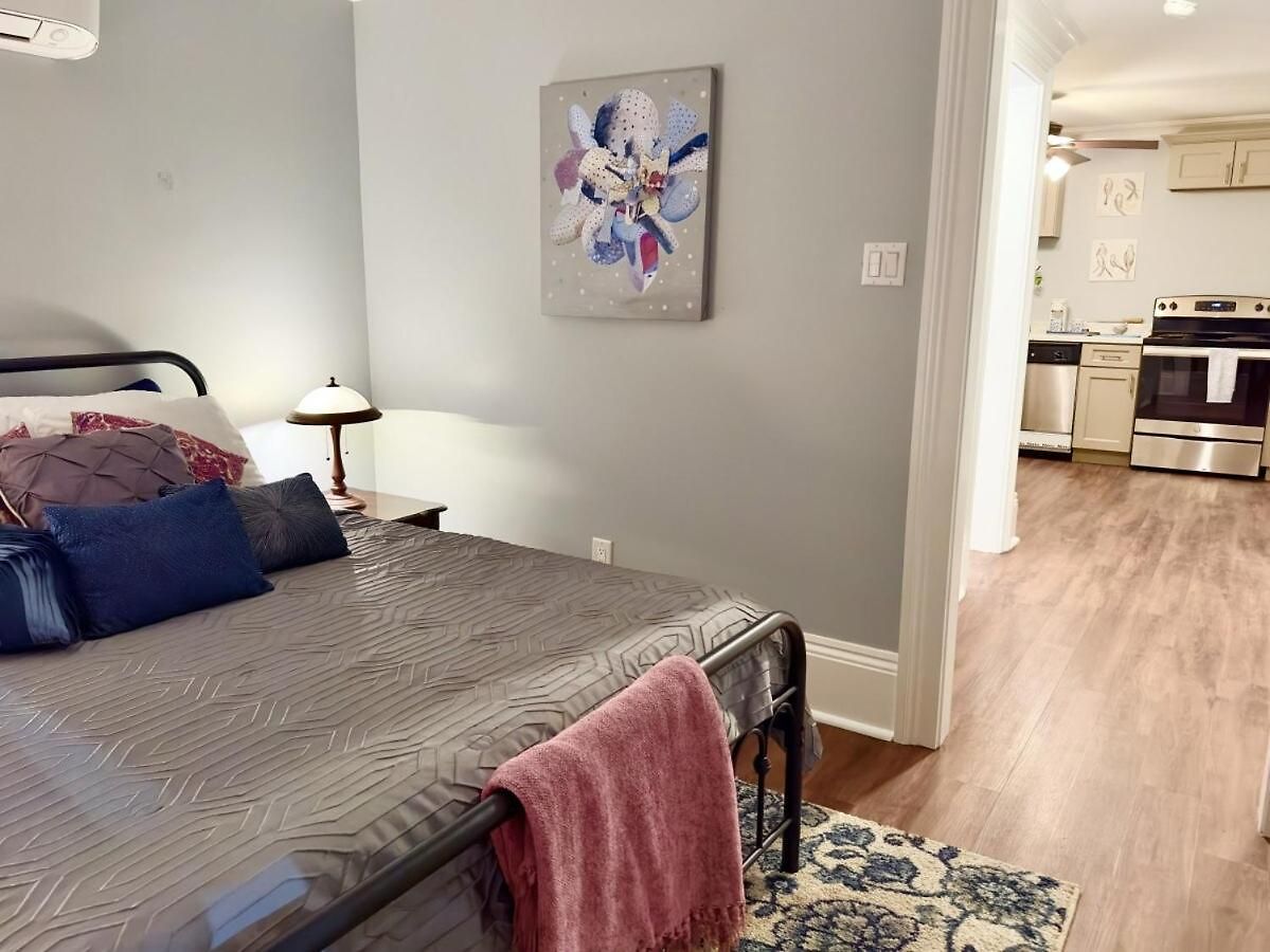 Charming Treme Mother In Law Holiday home *