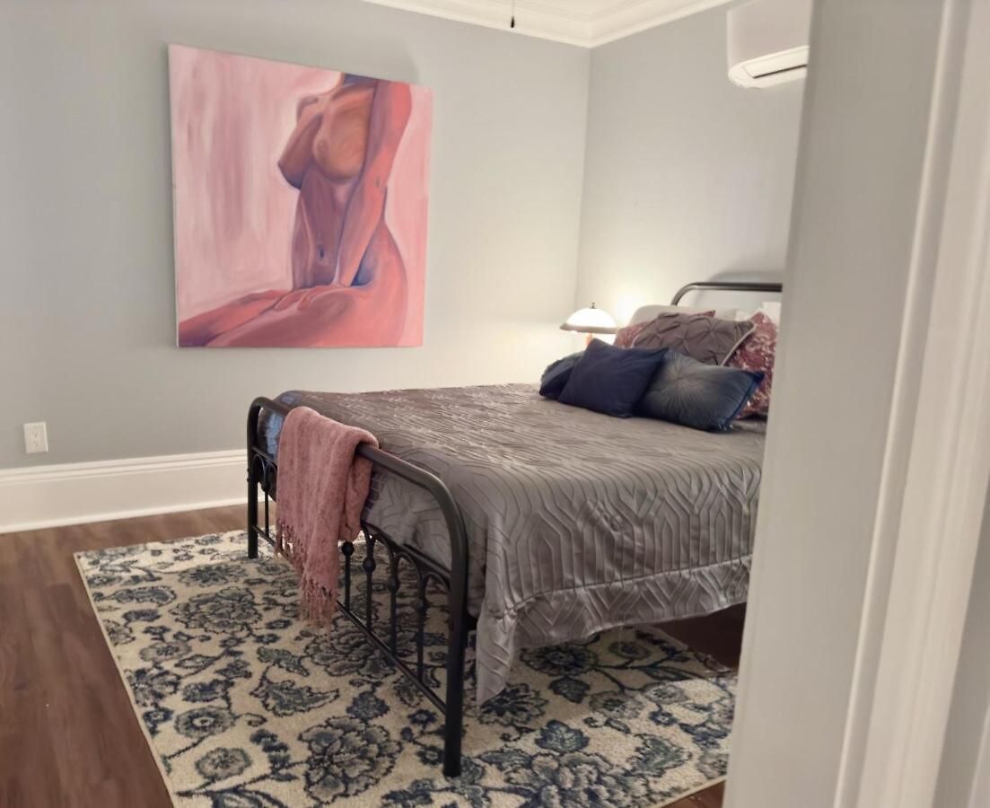 Charming Treme Mother In Law Holiday home *