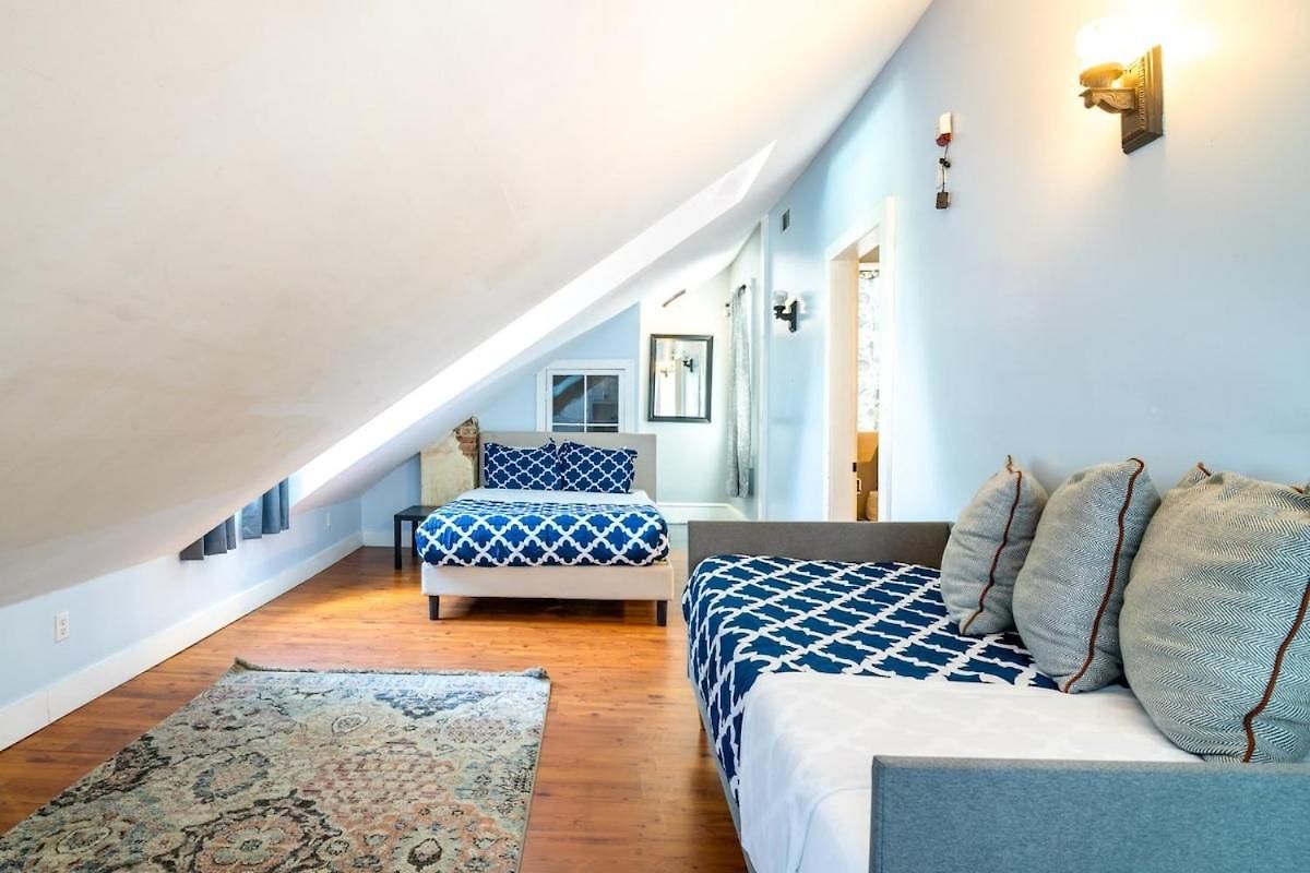 Governors Mansion 5 Bedroom-3 Bath Holiday home
