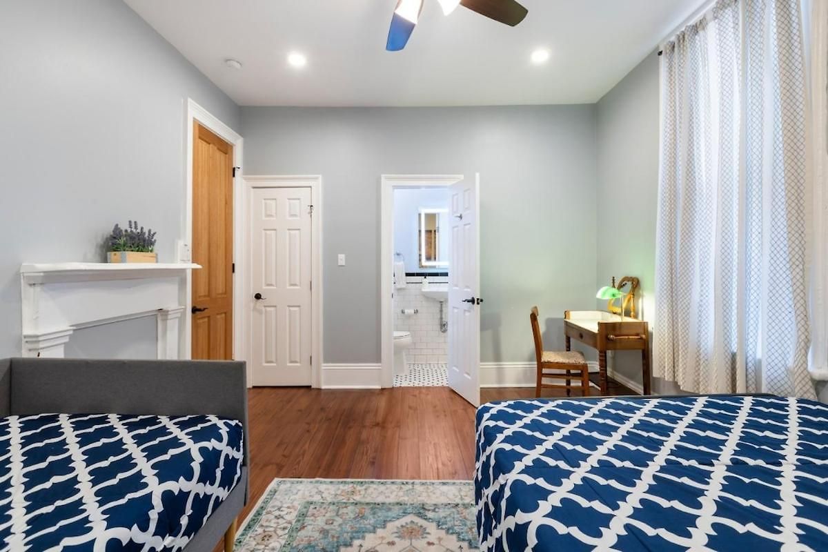 Elysian Historic - 4 Bed-4 Ensuite Baths Bed & Breakfast 4*
