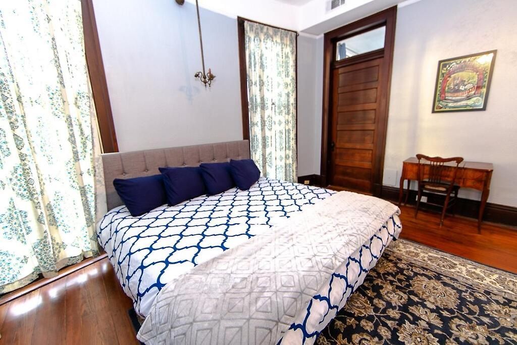 Claiborne Historic Mansion - 5 Bed-3bath *