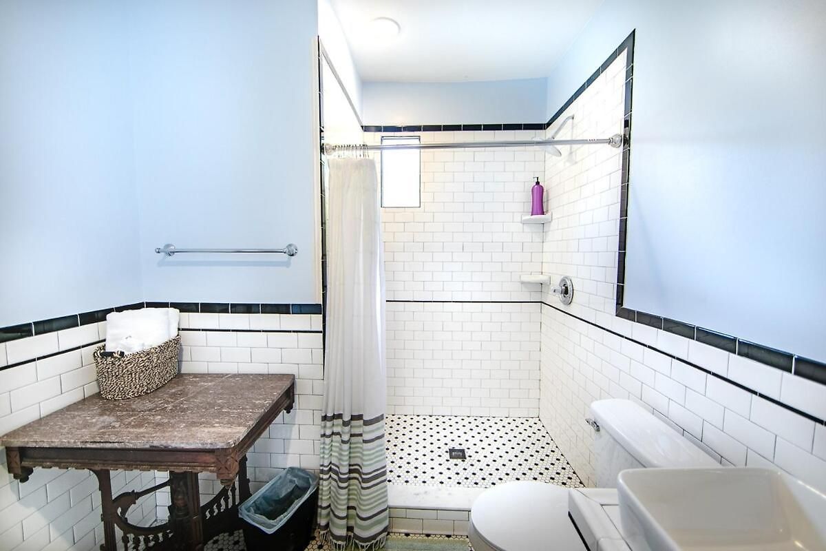St Ann Creole Victorian - 5 Bed-5 Bath Holiday home