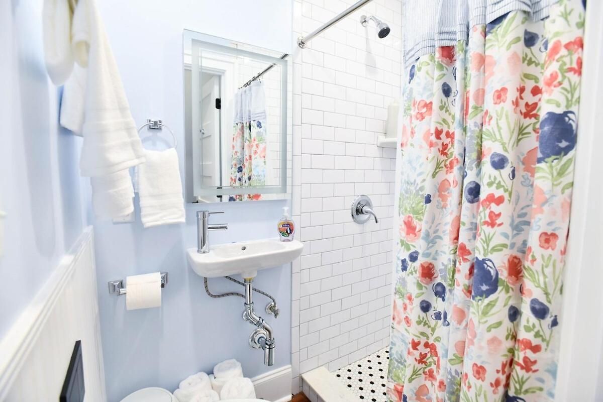 Holiday home Claiborne Historic Getaways Guest House-economy Rear Unit With Pool *