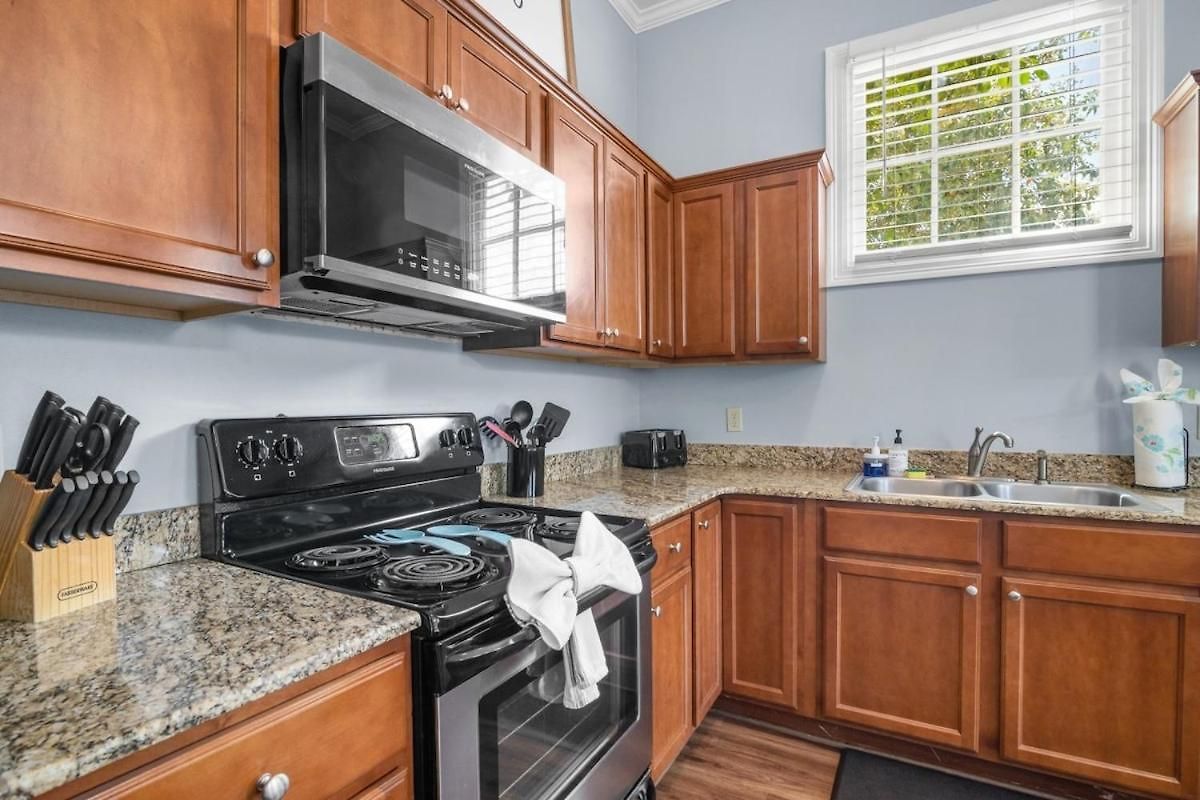 Dumaine Cozy - 3 Bed Close To Qtr *