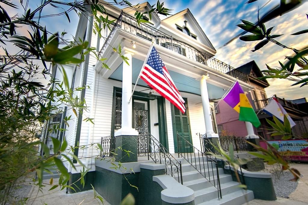 Claiborne Historic Mansion - 5 Bed-3bath *