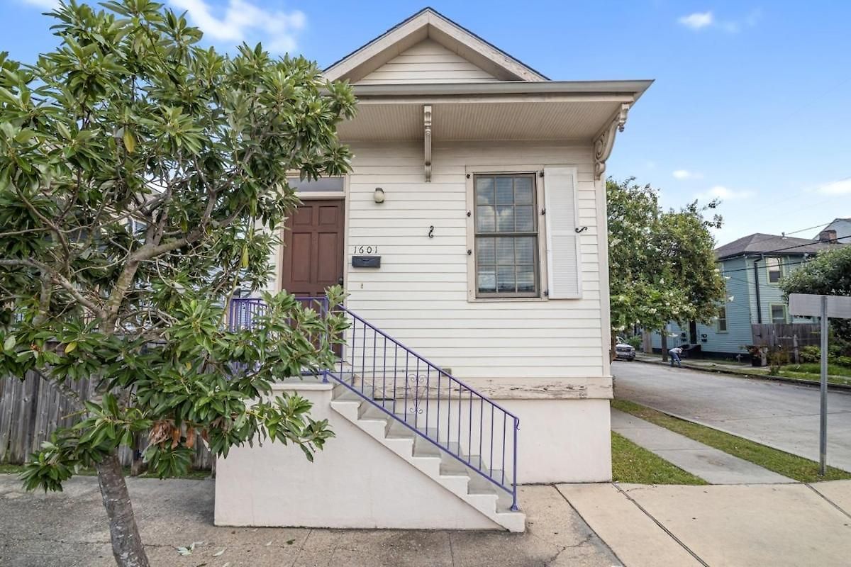 Dumaine Cozy - 3 Bed Close To Qtr Holiday home *