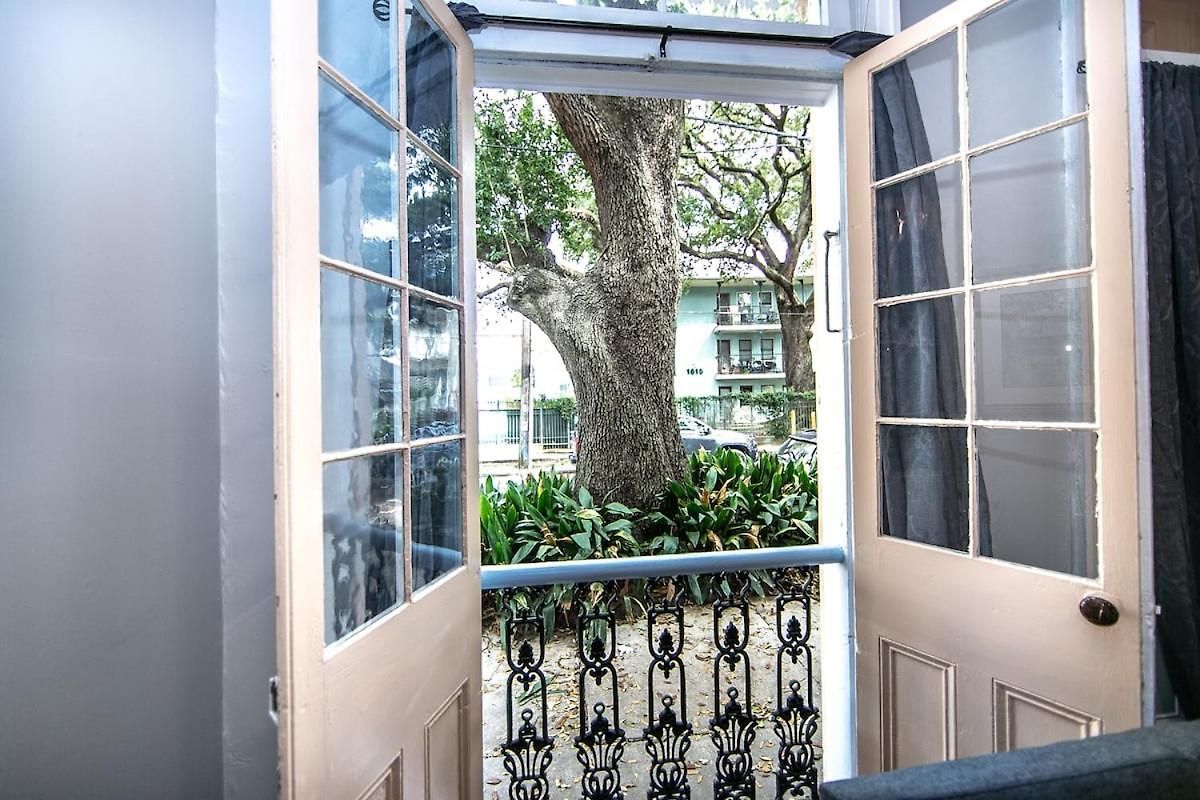Governors Mansion 5 Bedroom-3 Bath