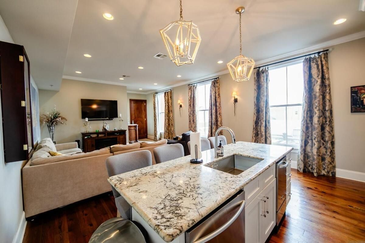The Frenchman 2bed - 2 Bath