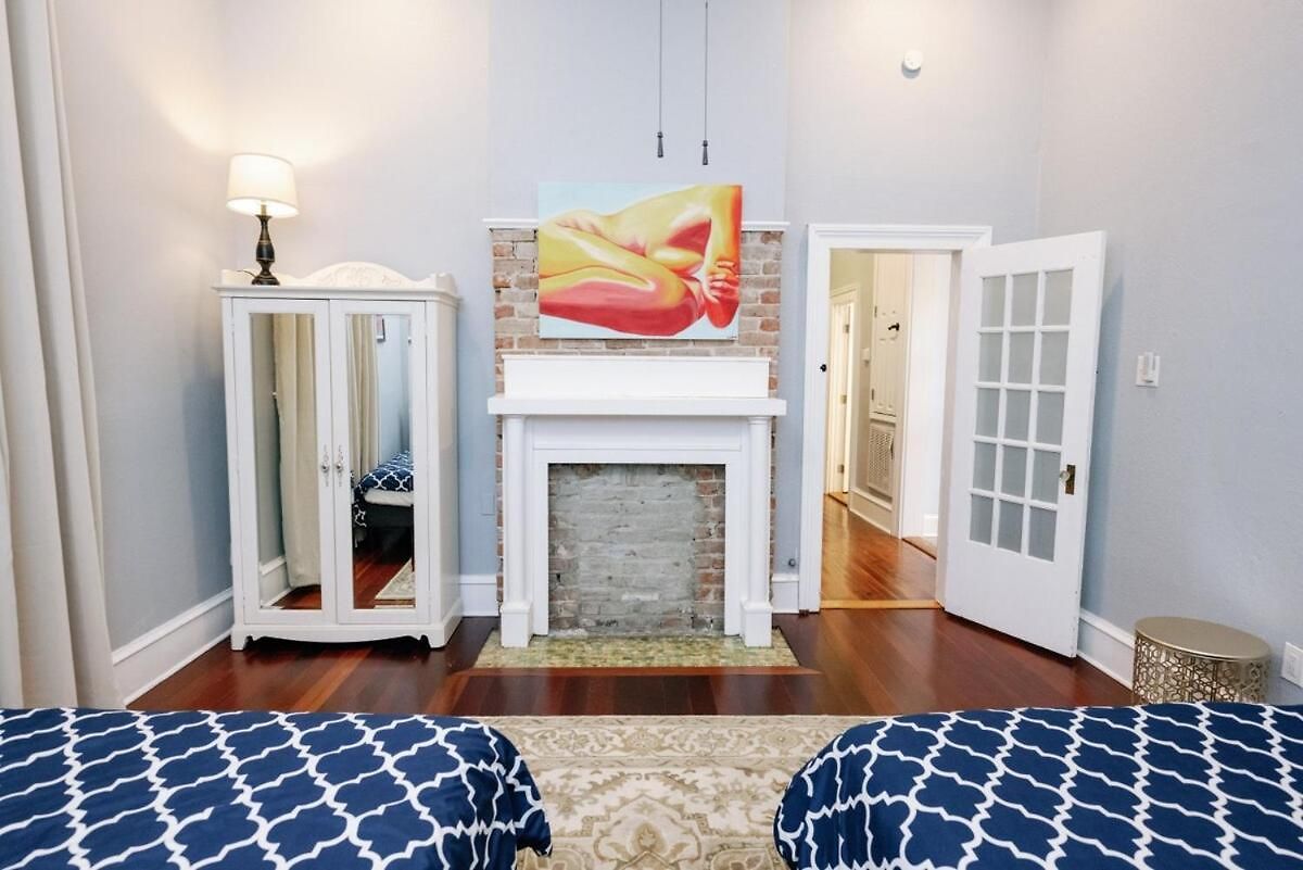 Apartment 5br Historic Claiborne W/ Pool & Courtyard — 6 Blocks To French Quarter