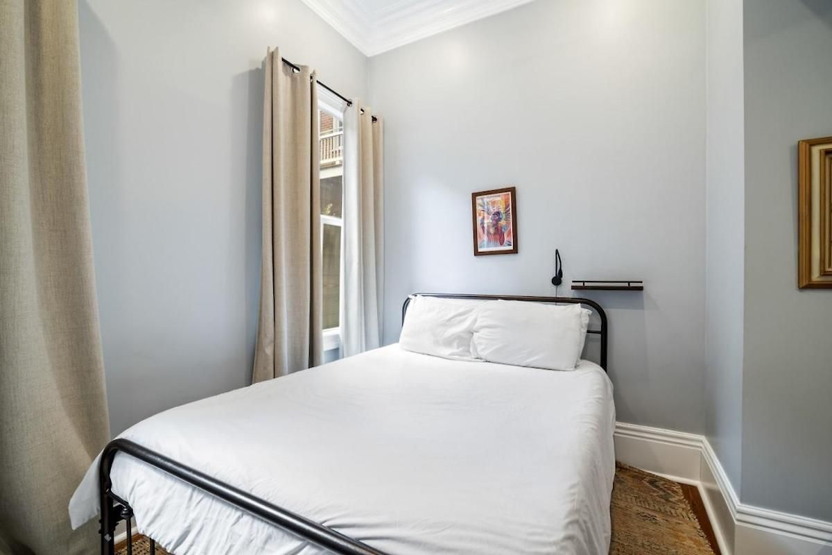 Governors - Steps To French Quarter Apartment