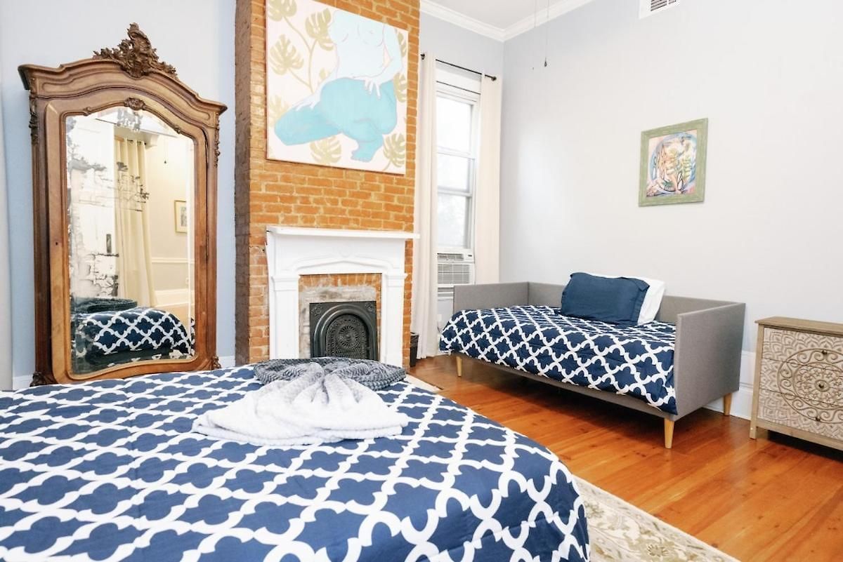 Apartment 5br Historic Claiborne W/ Pool & Courtyard — 6 Blocks To French Quarter *