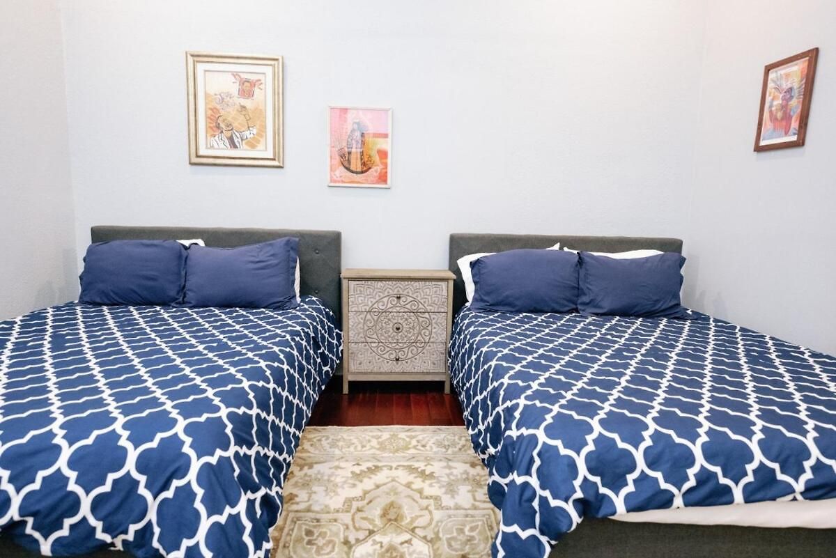 5br Historic Claiborne W/ Pool & Courtyard — 6 Blocks To French Quarter *