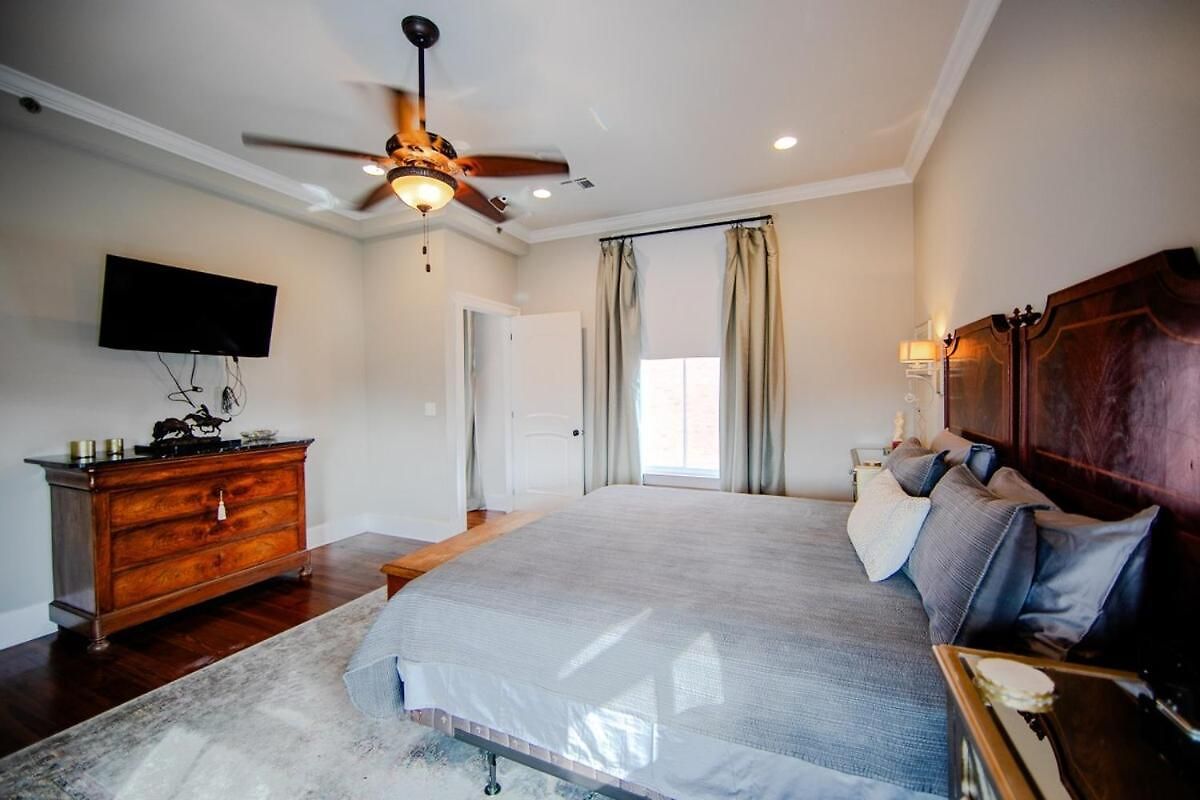 The Frenchman 2bed - 2 Bath Apartment