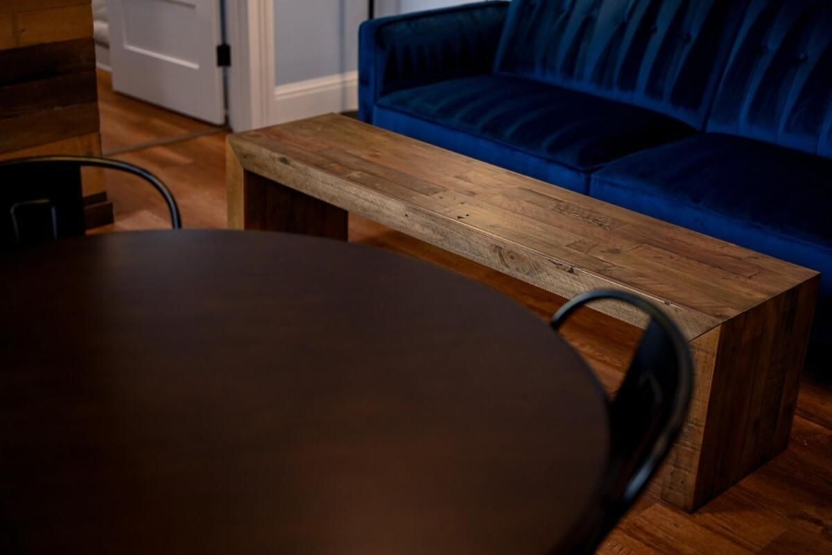 Governors - 2 Bedroom - Steps To Fq Apartment