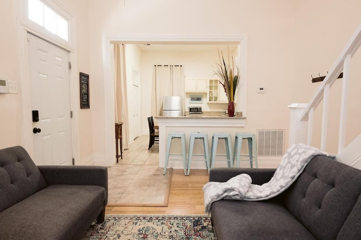 Monthly - Dumaine Historic Gem - Front House 1bed Holiday home